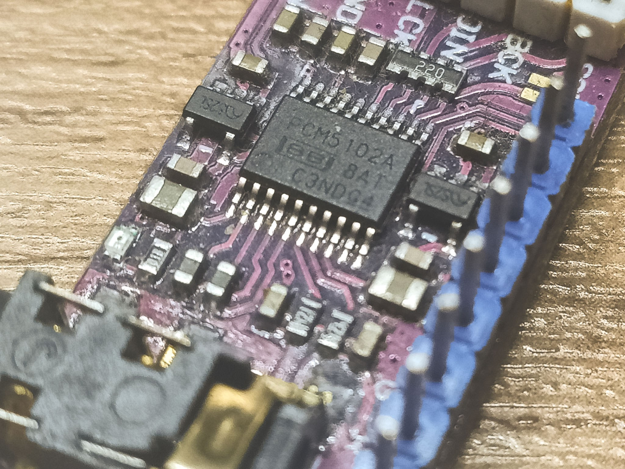 PCM5102A